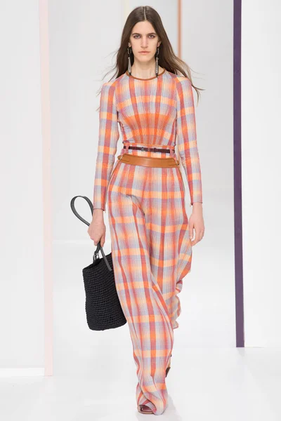 Look 30